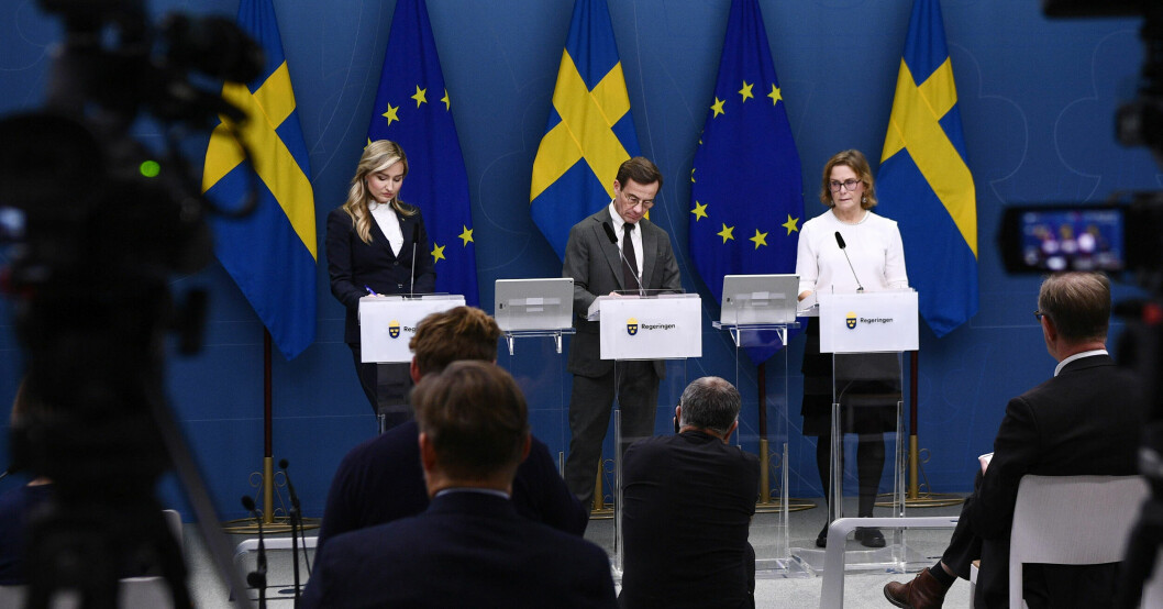 Ebba Busch, Ulf Kristersson och Svenska kraftnäts generaldirektör Lotta Medelius-Bredhe under en pressträff med anledning av energifrågan.