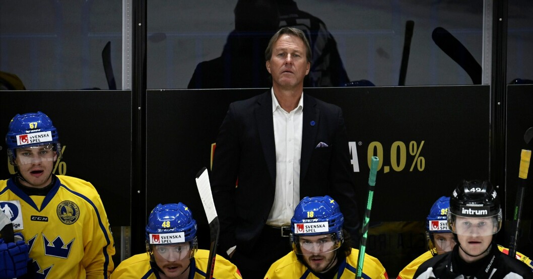 Förbundskapten Johan Garpenlöv får klara sig utan Robin Lehner i Tre Kronors OS-trupp. Johan Garpenlöv