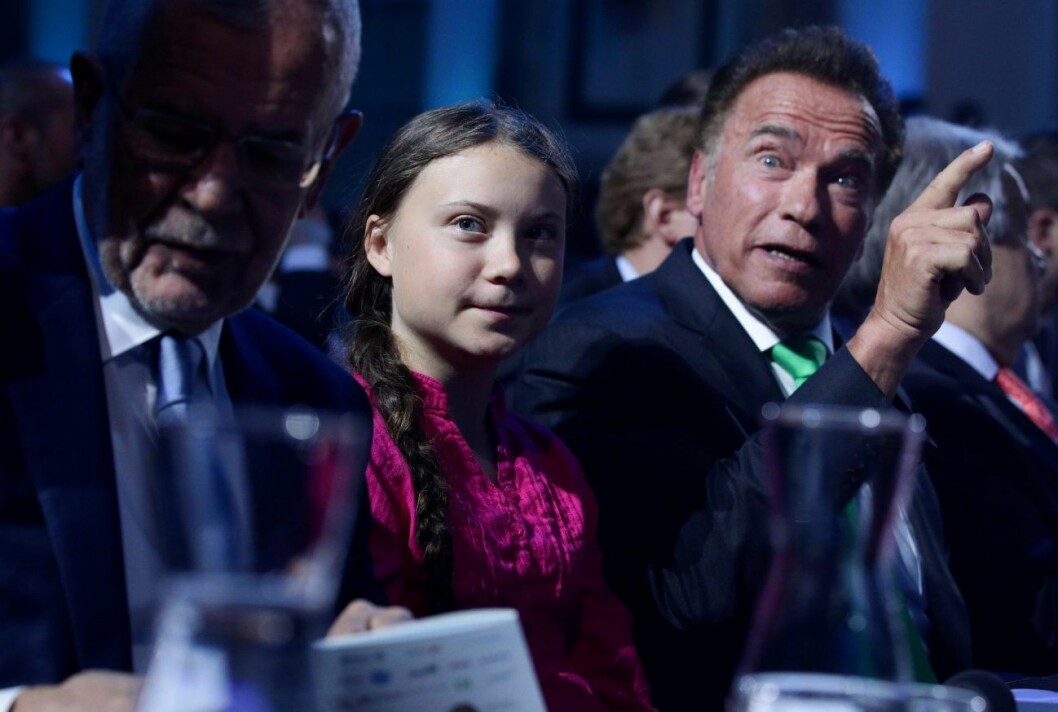 Greta har hyllats av flera världsstjärnor, bland andra Arnold Schwarzenegger som hon nyligen hade som bordsherre. Gerat Thunberg och Arnold Schwarzenegger