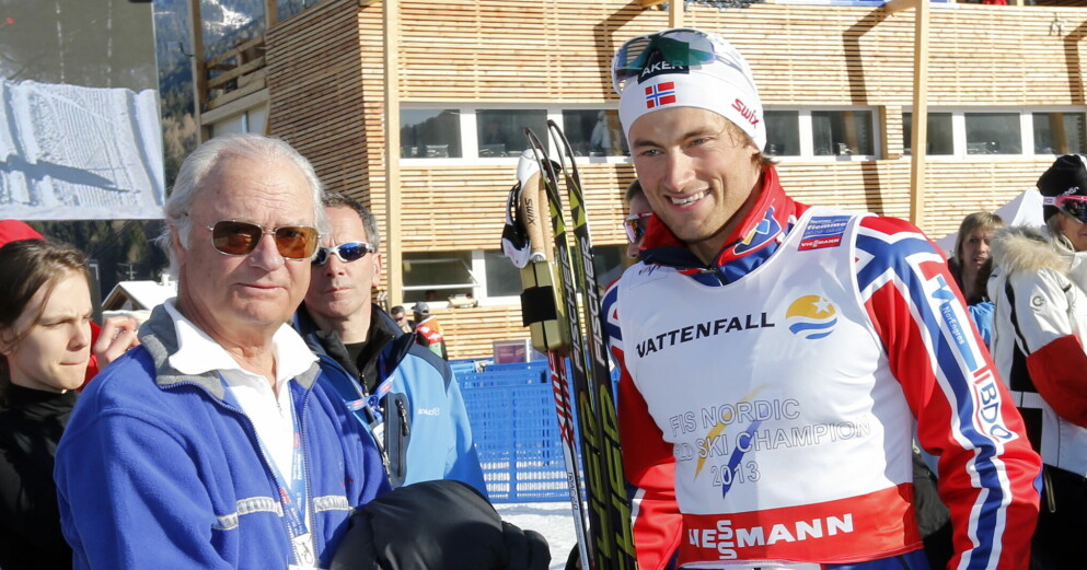 Kung Carl Gustaf och Petter Northug skakar hand. Kung Carl Gustaf och Petter Northug