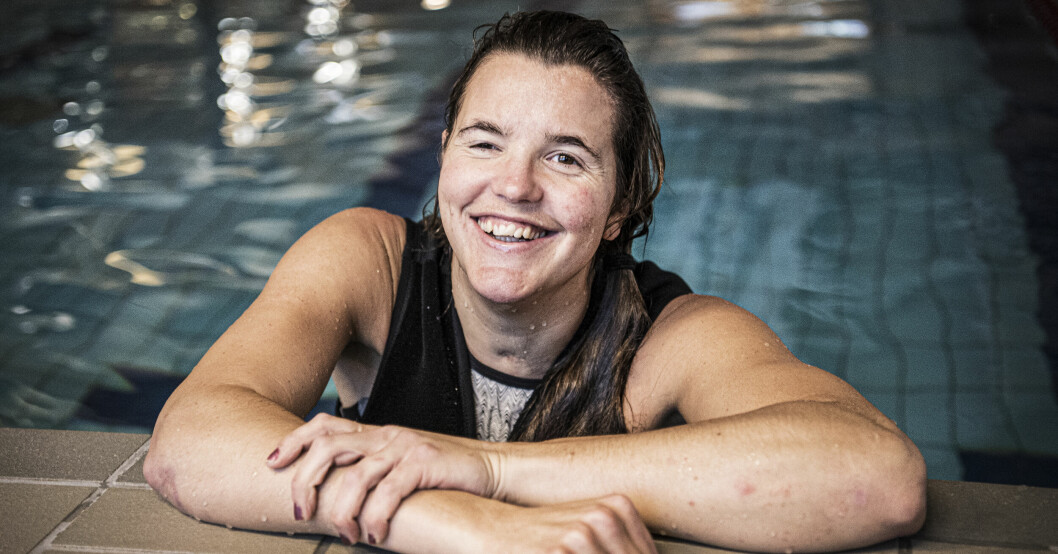 Anna Holmlund berättar att hon har hittat kärleken i sin klasskamrat Jocke. Anna Holmlund