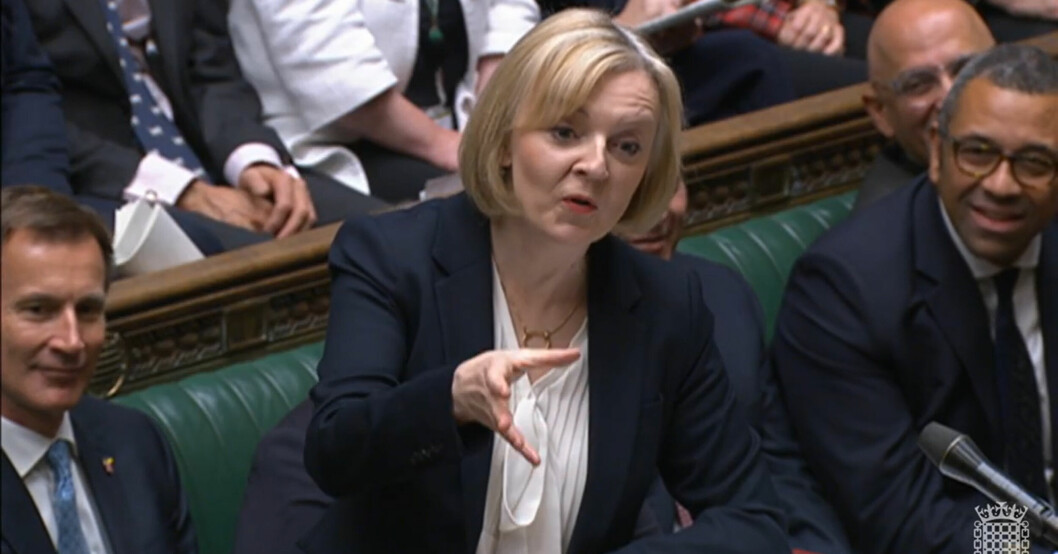 Liz Truss blev under onsdagen hånad i det brittiska underhuset, the House of Commons. Då stod hon på sig – mindre än ett dygn senare hade hon avgått. Truss blev hånad i underhuset.