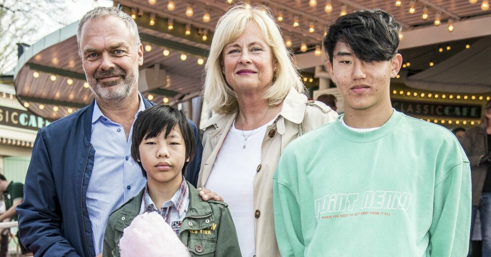 Jan Björklund, Anette Björklund Brifalk med sönerna Jesper och Gustav på Gröna Lund – samma plats där Janne och Anette åt glass och blev kära i varandra. Jan Björklund, Anette Björklund Brifalk, Jesper och Gustav