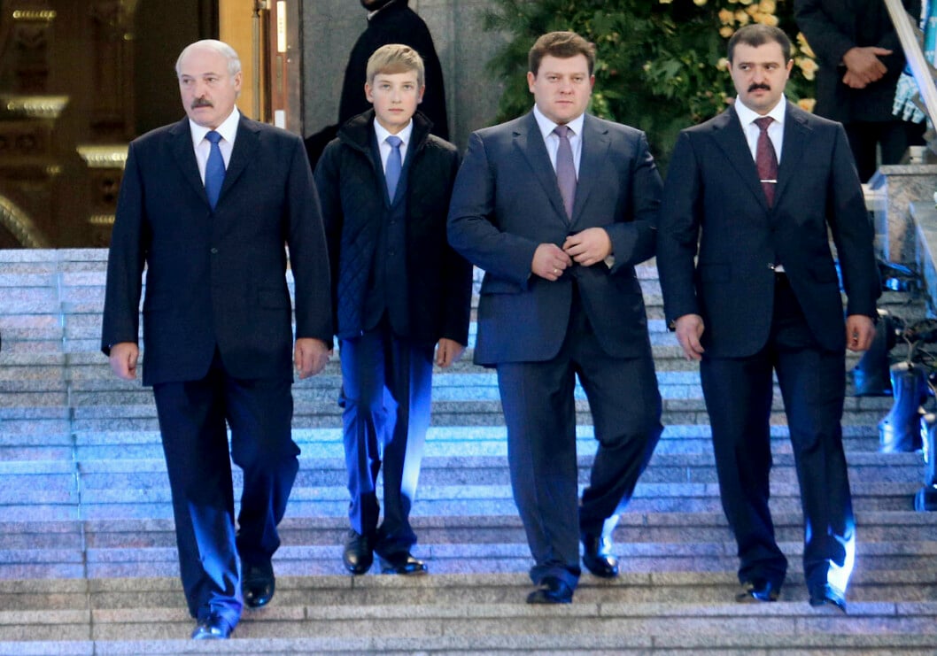 Aljaksandr Lukasjenka med sina söner Nikolai, Dmitry och Viktor. Aljaksandr Lukasjenka, 66, med sina söner Nikolai, Dmitry och Viktor.