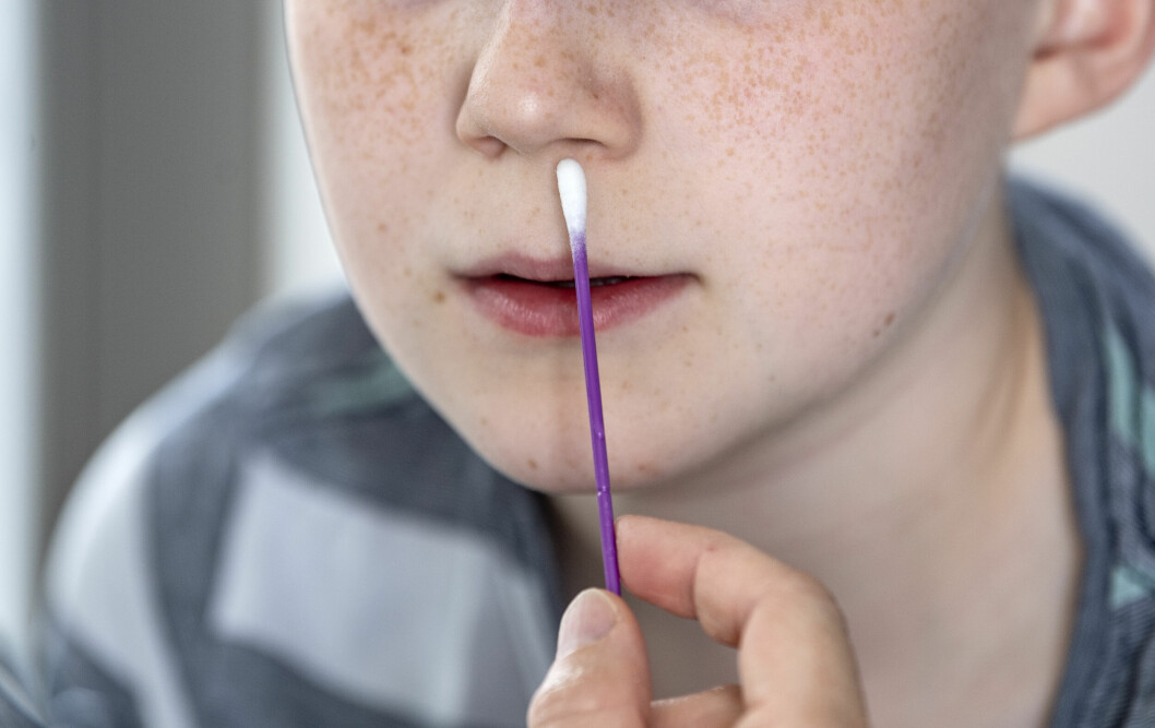 ”Den här allmänna spridningen i samhället, där kan man lugna sig lite med PCR-prover för tillfället”, säger professorn till P4 Göteborg.