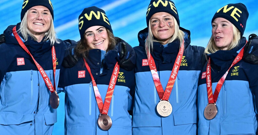 Damernas stafettlag som tog brons under OS i Peking 2022. Maja Dahlqvist, Ebba Andersson, Frida Karlsson och Jonna Sundling. Damernas stafettlag som tog brons under OS i Peking 2022. Maja Dahlqvist, Ebba Andersson, Frida Karlsson och Jonna Sundling.