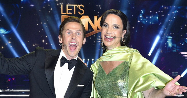 Programledarna David Lindgren och Petra Mede. Programledarna David Lindgren och Petra Mede.