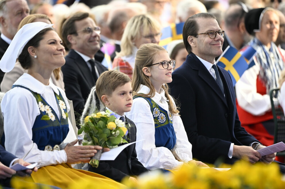 Kronprinsessan Victoria, prins Oscar, prinsessan Estelle och prins Daniel på Skansen. kronprinsessan med sin familj på Skansen.