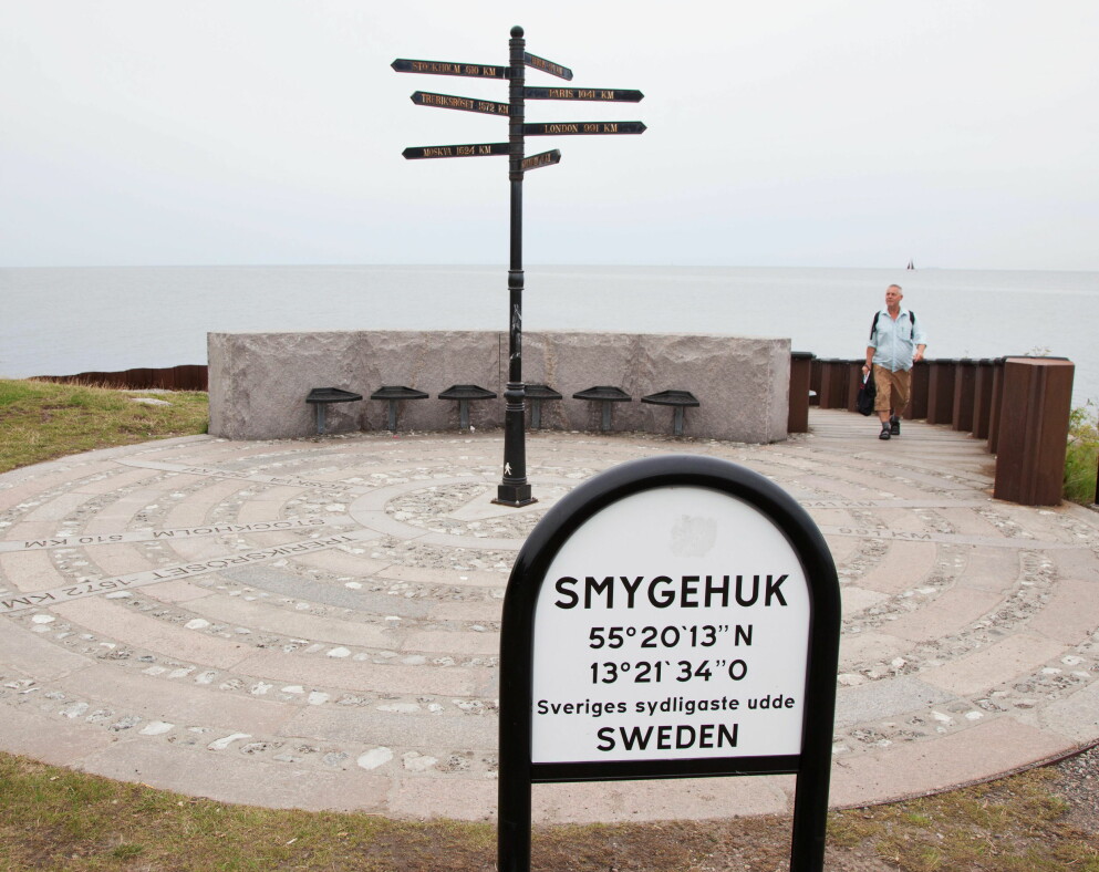 Vid hamnen finns avståndsangivelser till europeiska huvudstäder. Smygehuk