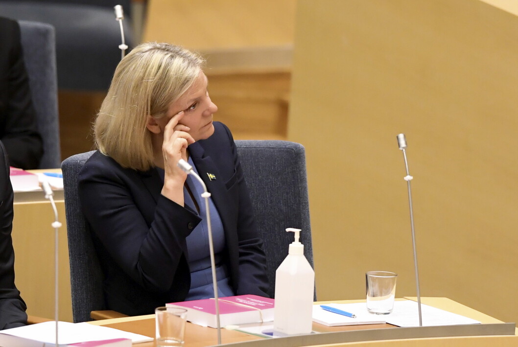 Magdalena Andersson blev rörd till tårar när hon valdes till Sveriges statsminister. Magdalena Andersson blev rörd till tårar när hon valdes till Sveriges statsminister.