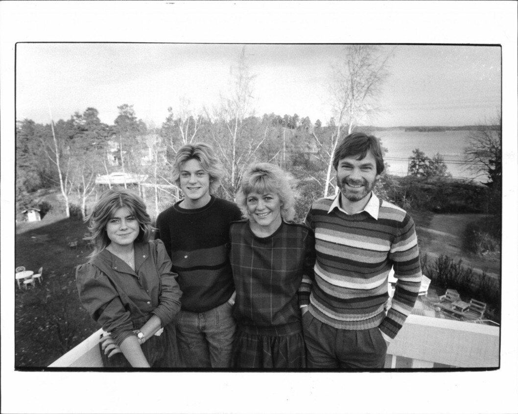 Pernilla och Niclas med sina föräldrar. Familjen Wahlgren Ingrosso framgångssaga