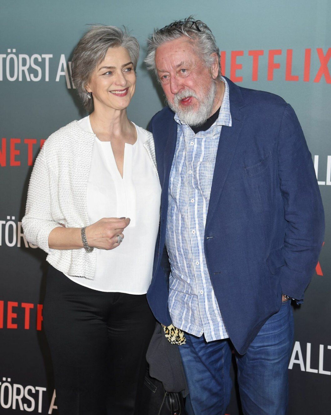 Leif GW Persson på röda mattan med hustrun Kim Persson. Leif GW Persson på röda mattan med hustrun Kim Persson.