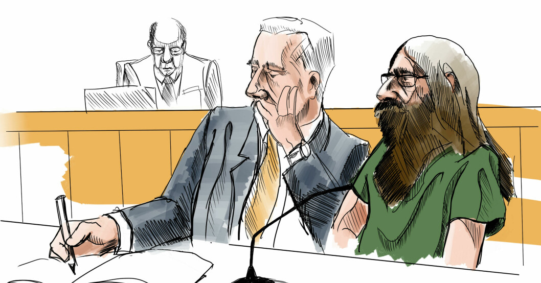 Teckning från rättegången mot Theodor Engström. Här sitter han bredvid sin advokat Staffan Fredriksson. Teckning från rättegången mot Theodor Engström. Här sitter han bredvid sin advokat Staffan Fredriksson.