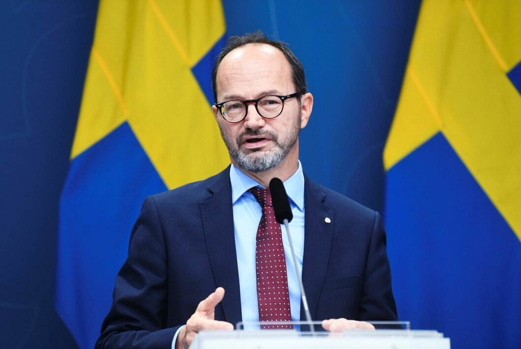 Tomas Eneroth är infrastrukturminister i Sveriges regering. Tomas Eneroth är infrastrukturminister i Sveriges regering.