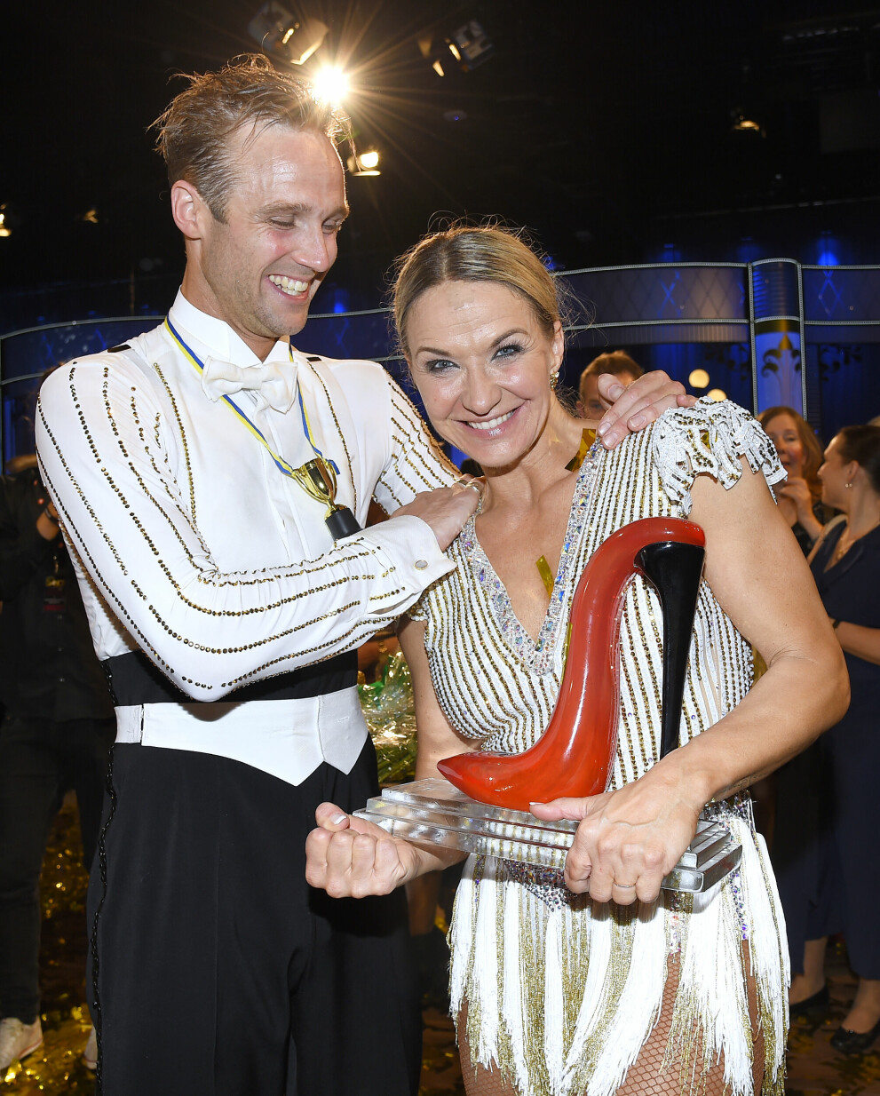 Calle Sterner och Kristin Kaspersen fick lyfta guldskon i Let's dance 2019. CALLE STERNER, KRISTIN KASPERSEN