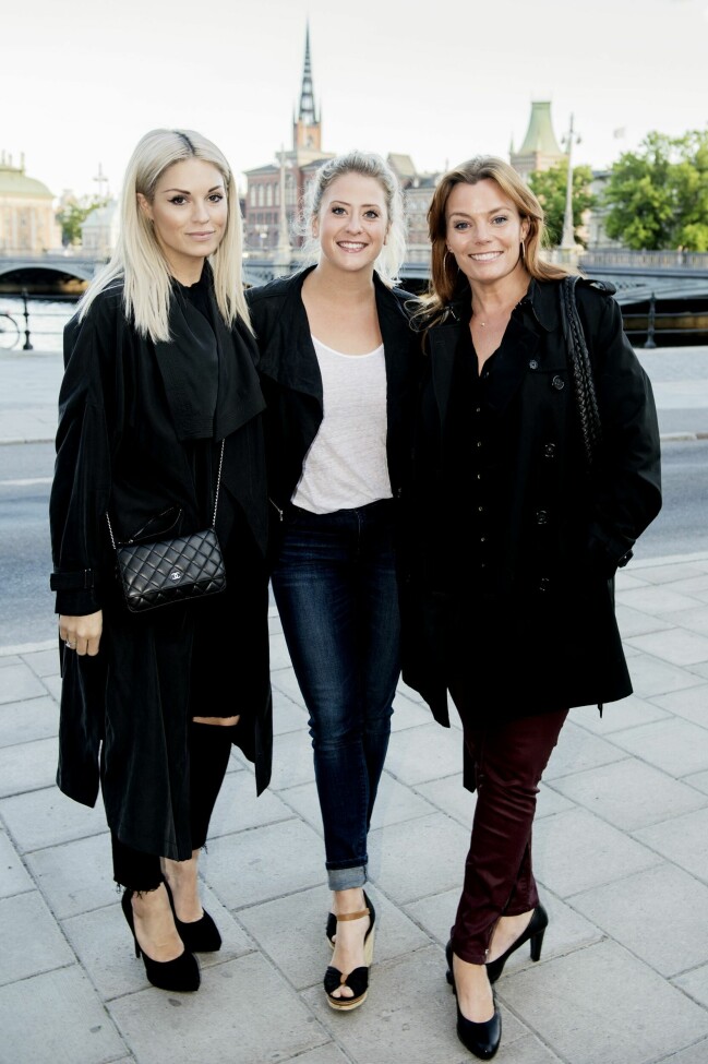 Malin Stenbäck tillsammans med kollegan Gry Forssell. Malin Stenbäck med Gry Forssell.