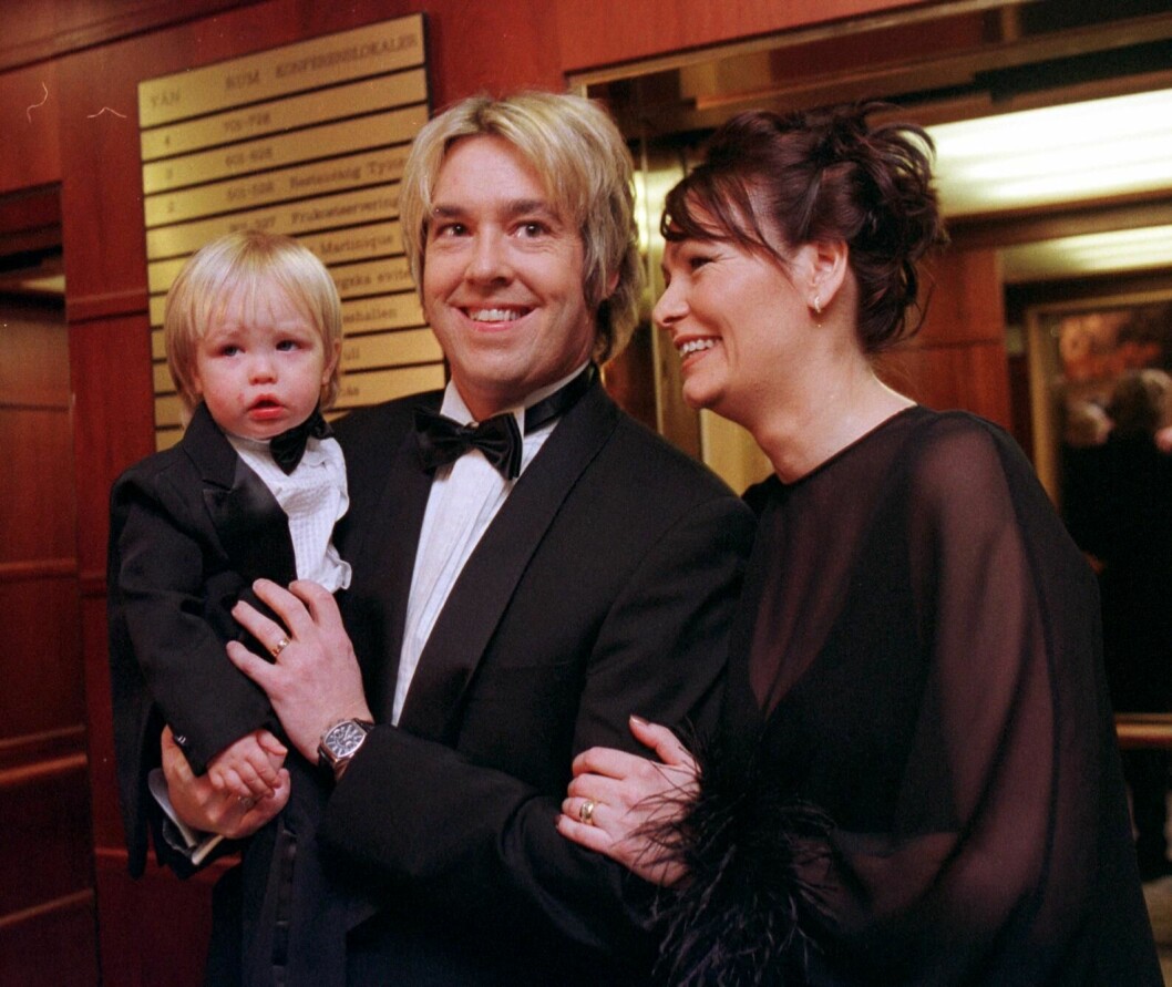 Per Gessle på sin 40-årsfest tillsammans med hustrun Åsa och sonen Gabriel. Så ser Gabriel Gessle ut idag
