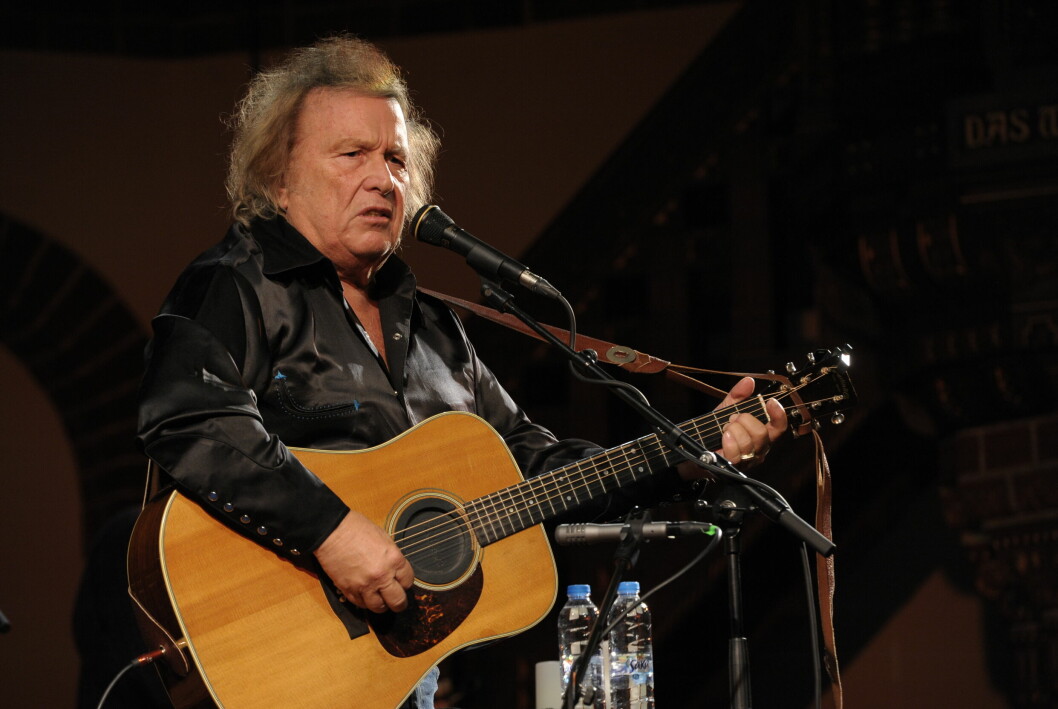 Don McLean gör nu sin dotter arvslös, efter att hon kritiserat honom i en bok. Hon mister totalt 26 miljoner.