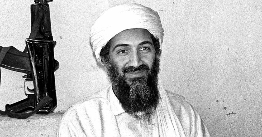 Talibanerna vägrade lämna ut al-Qaidas ledare Usma Bin Ladin. Därför invaderade USA Afghanistan. Usma Bin Ladin var al-Qaidas ledare.