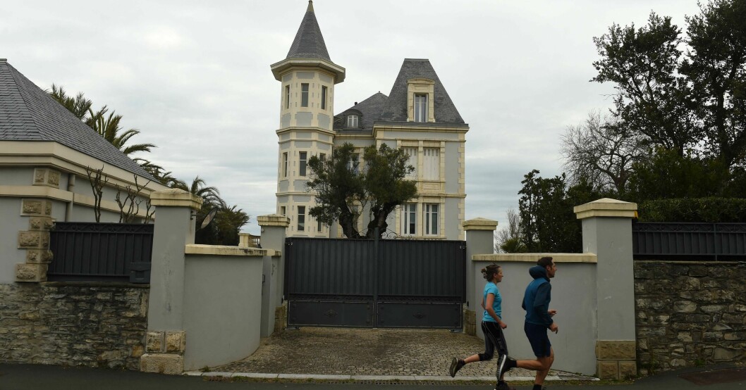 Franske aktivisten Pierre Afner tog sig in i Katerinas franske villa i Biarritz. Katerina Tikhonovas herrgård