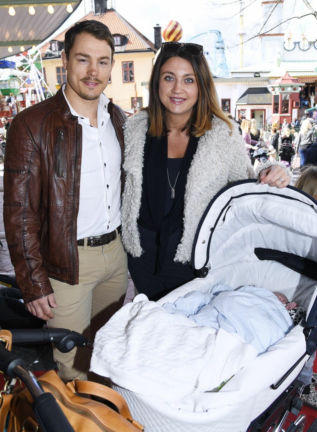 Camillas och Simons gemensamma dotter Polly föddes 2016. Camilla Läckberg och Simon Sköld