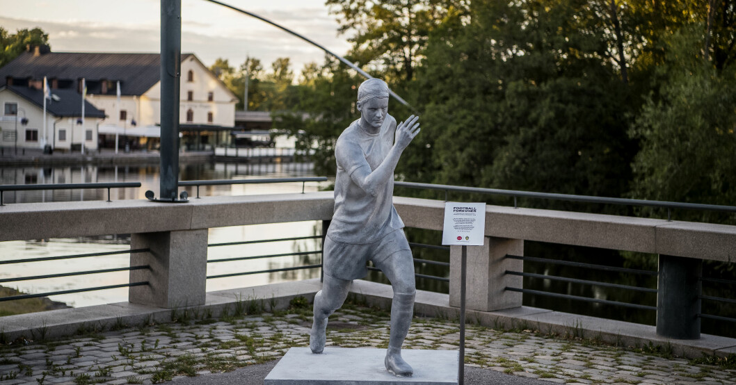 Nilla Fischers staty i Linköping.