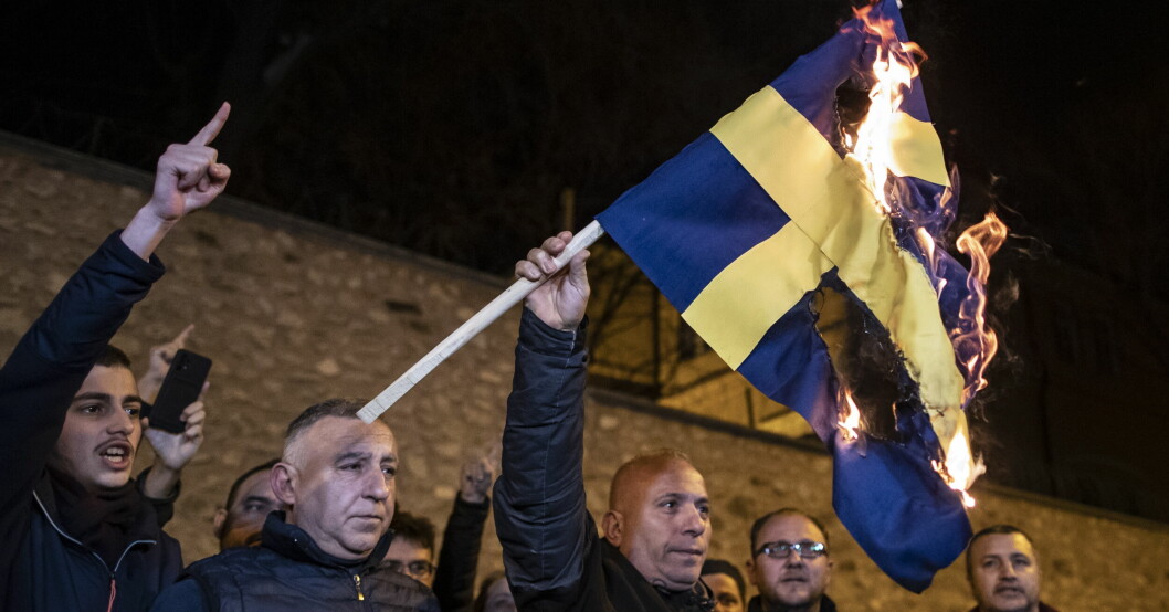 Under helgen har protester utbrutit i Turkiet. Där har bland annat den svenska flaggan bränts. Svenska flaggan bränns.