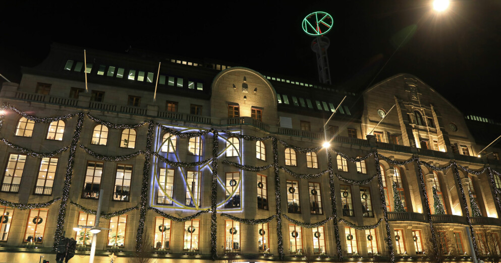 Dyra väskor av märken som Hermés, Louis Vuitton, Burberry och Gucci köptes på NK. Nordiska Kompaniet