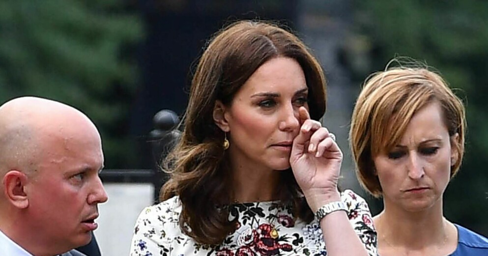 Prins William tror inte att hertiginnan Kate har glömt bort kikarpresenten. Hertiginnan Kate