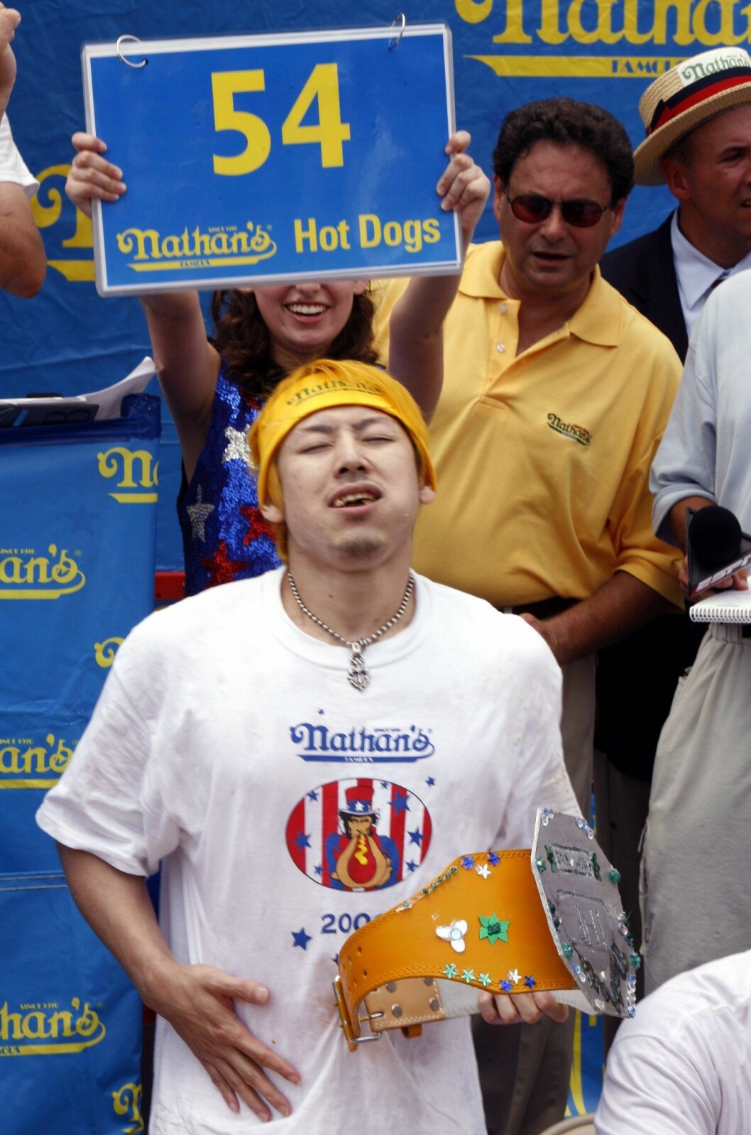 Takeru Kobayashi vann med 54 och 3/4 korv 2006. Det var hans sjätte vinst i tävlingen.