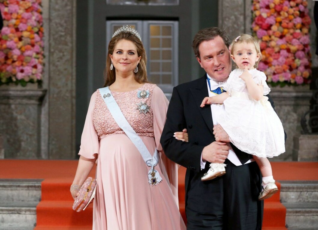 Prinsessan Madeleine med maken Christopher O’Neill och prinsessan Leonore under prins Carl Philips bröllop. Prinsessan Madeleine med maken Christopher O'Neill med prinsessan Leonore