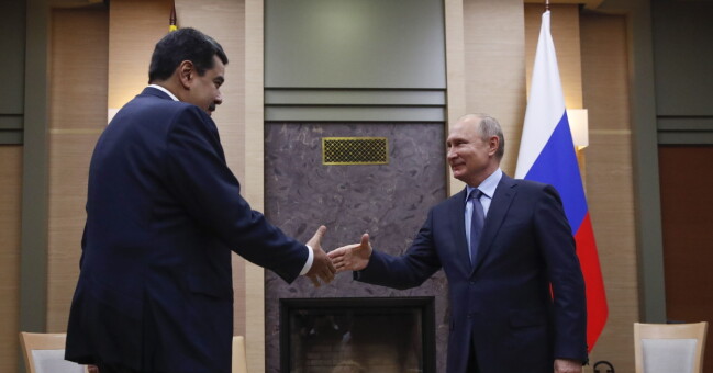 Vladimir Putin tillsammans med Venezuelas president Nicolas Maduro.