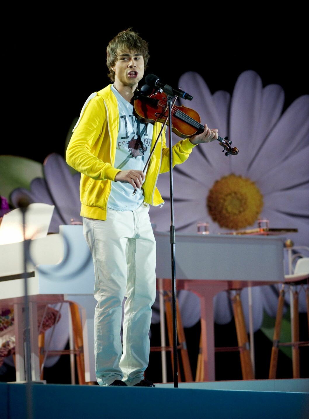 Alexander Rybak fick ett raseriutbrott under genrepet som det fortfarande pratas om. Alexander Rybak på Lotta på Liseberg 2011
