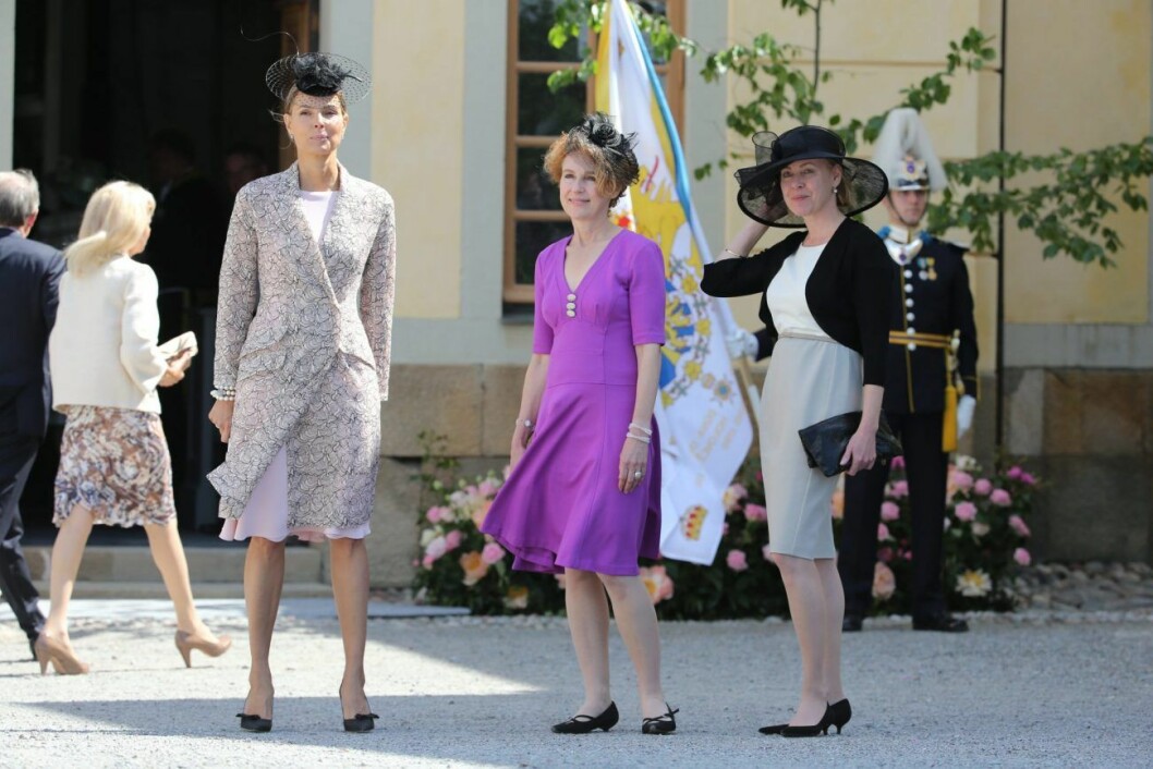 Chris O’Neills systrar Natascha Abensperg und Traun, Karen O’Neill, Annalisa O’Neill fanns på plats under prinsessan Leonores dop 2014. Foto: Sören Andersson / TT Systrarna O'Neill