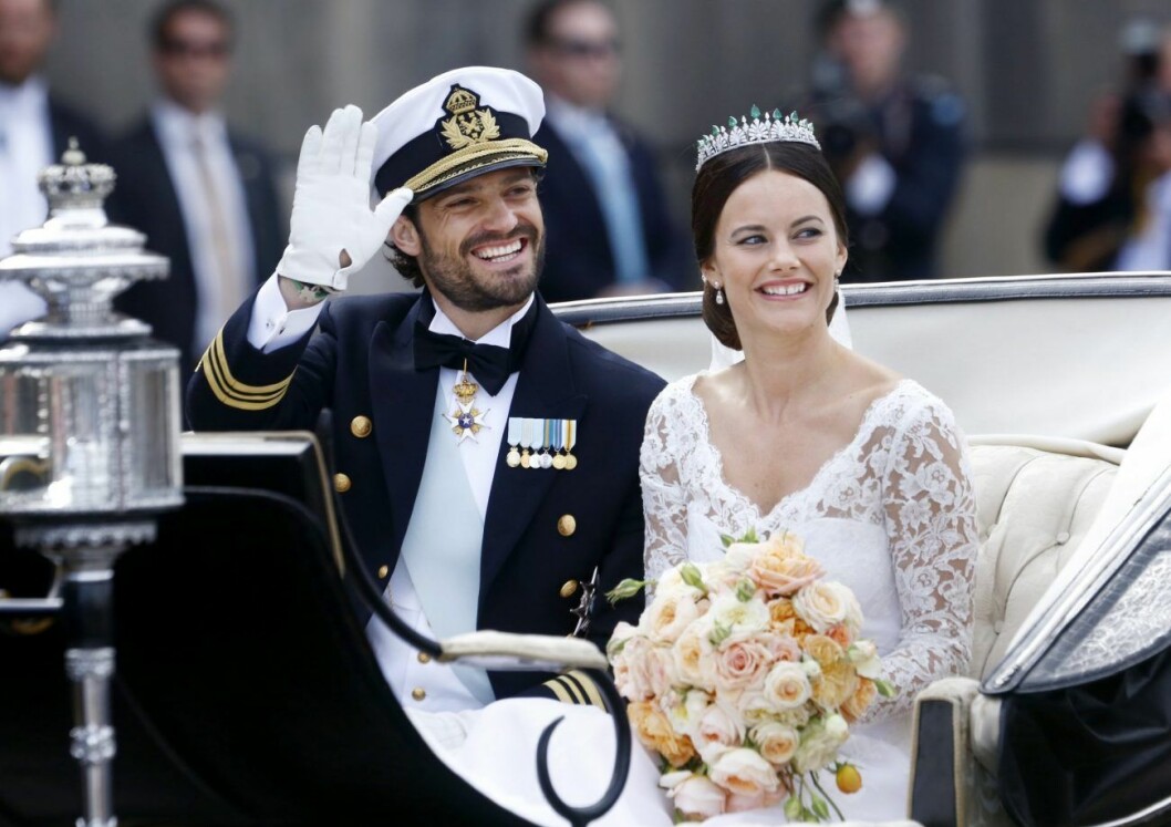Prins Carl Philip och prinsessan Sofia startade en stiftelse när de gifte sig, en stiftelse som jobbar bland annat för att bekämpa fördomar mot dyslexi. Prins Carl Philip och prinsessan Sofia åker vagn på sitt bröllop