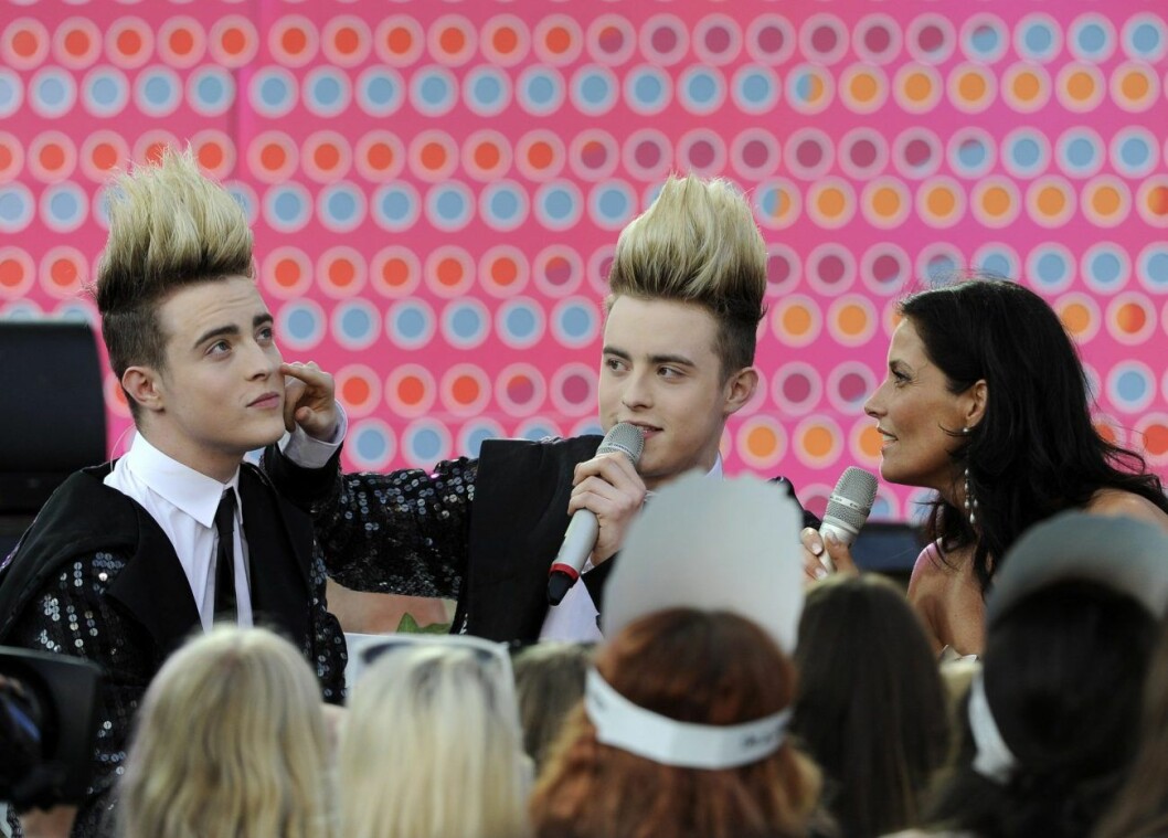 Jedwards närvaro blev för mycket för Sommarkryssets scen. Jedward Sommarkrysset