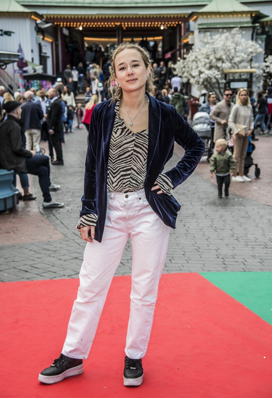 Alba August är bara 25 år men har redan ett imponerande cv som skådespelare. Alba August Gröna lund 2019