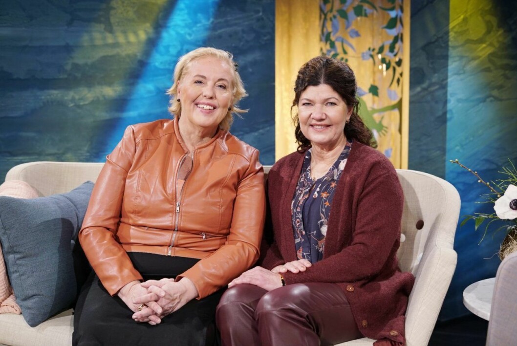 Suzanne Axell och nya kollegan i Fråga doktorn, Karin Granberg. Suzanne Axell och nya kollegan i Fråga doktorn, Karin Granberg.