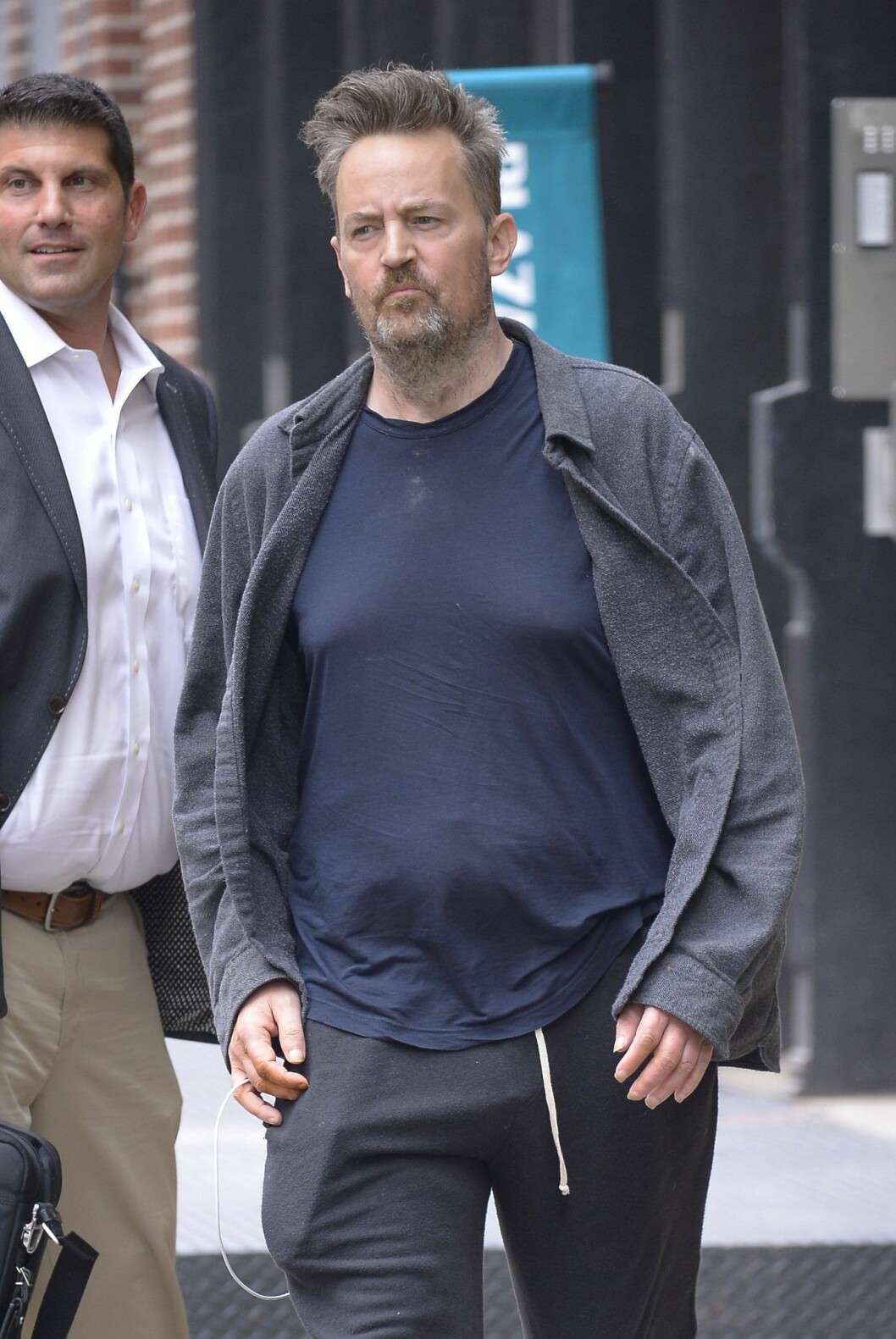 Nya bilden på Matthew Perry chockar fansen. Matthew Perry