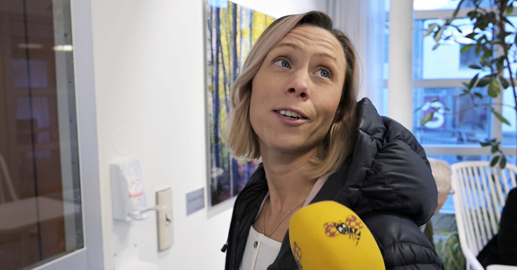Bild från 17 november när Expressen försöker intervjua Rebecca Ädel. Hon flydde pressen. Bild från 17 november när Expressen försöker intervjua Rebecca Ädel. Hon flydde pressen.