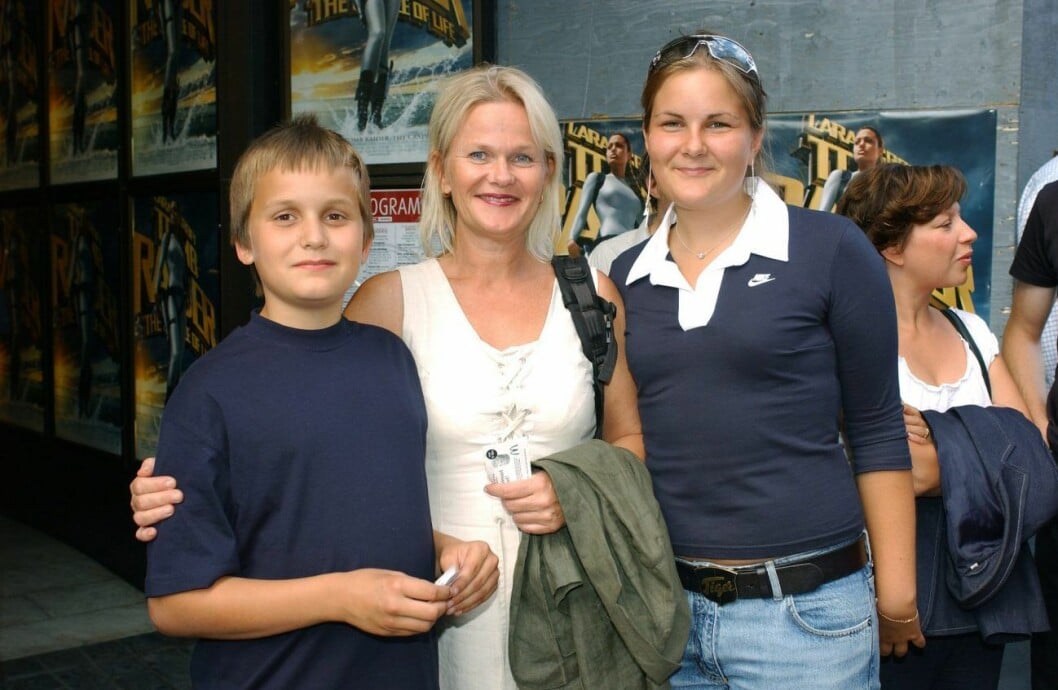 Sissela med barnen Martina och Hjalmar på premiär 2003. Foto: Karin Törnblom/TT Sissela och barnen Martina och Hjalmar