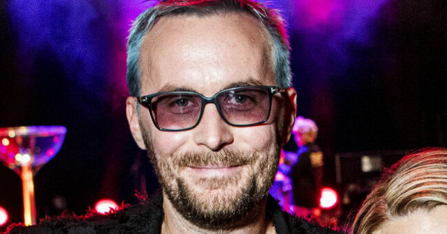 Modeprofilen Fredrik Robertsson fick äran att styla Lena Olin.
