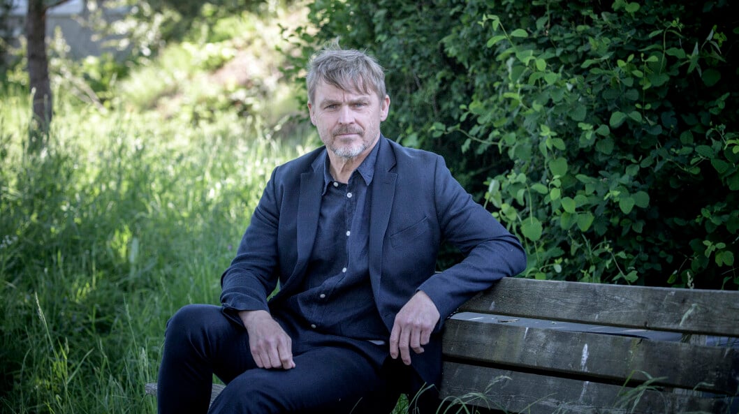 <strong>Joakim Palme, son till Olof Palme, fotograferad utanför radhuset i Vällingby.</strong> Joakim Palme, son till Olof Palme, fotograferad utanför radhuset i Vällingby i samband med att utredningen om mordet på Olof Palme läggs ned.