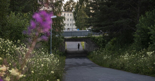 En gångbana och tunnel i närheten av Morö Backes skola, där nioåringen attackerades i somras. En gångbana och tunnel i närheten av Morö Backes skola, där nioåringen attackerades.