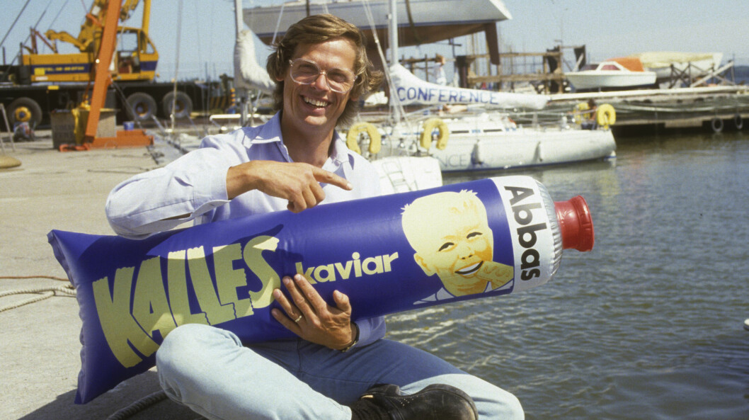 <strong>Sommaren 1995 fick Carl Ameln och den populära kaviar-tuben återigen uppmärksamhet i pressen!</strong> Carl Ameln poserar 1995.