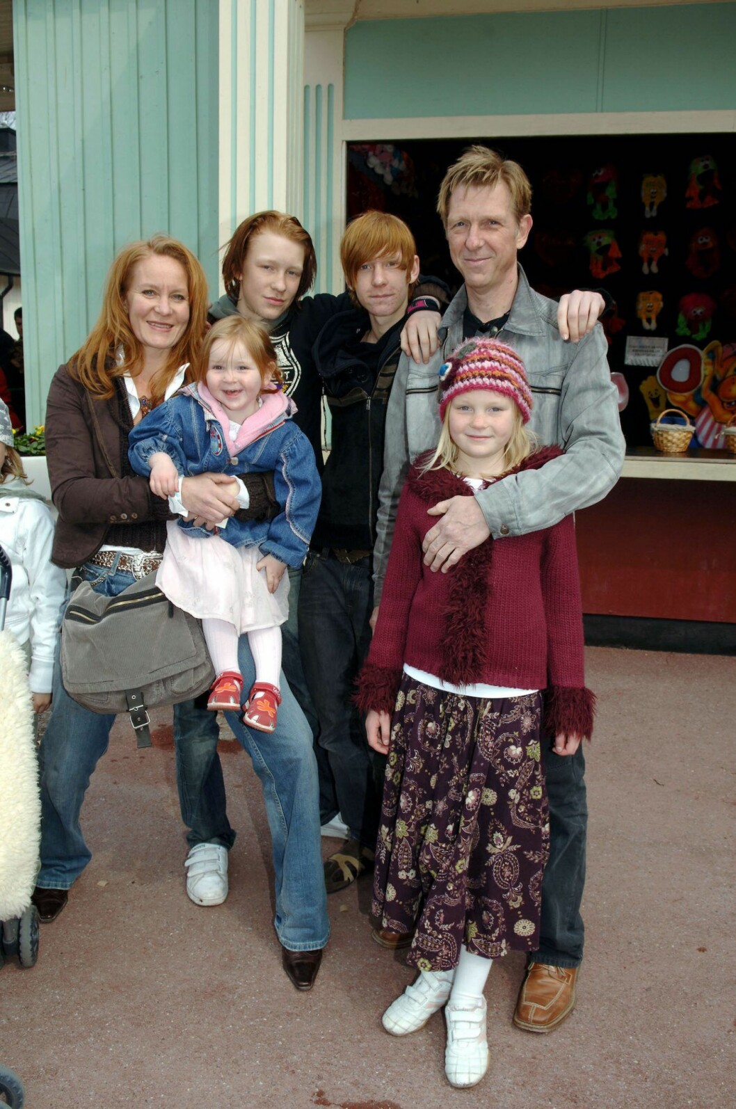 Maria Lundqvist och Mikael Bengtsson med barn Premiär på Gröna Lund 2006.