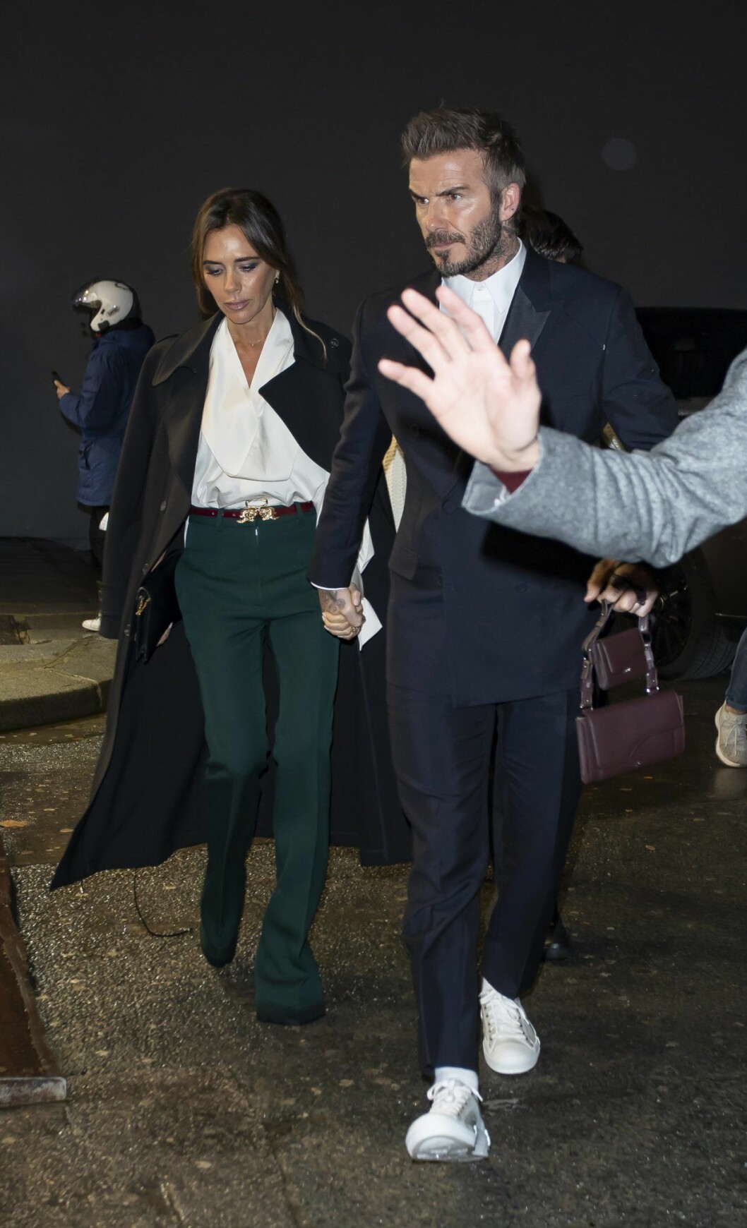 Victoria Beckham och David Beckham är goda för åtskilliga miljoner pund. Victoria Beckham och David Beckham är goda för åtskilliga miljoner pund.