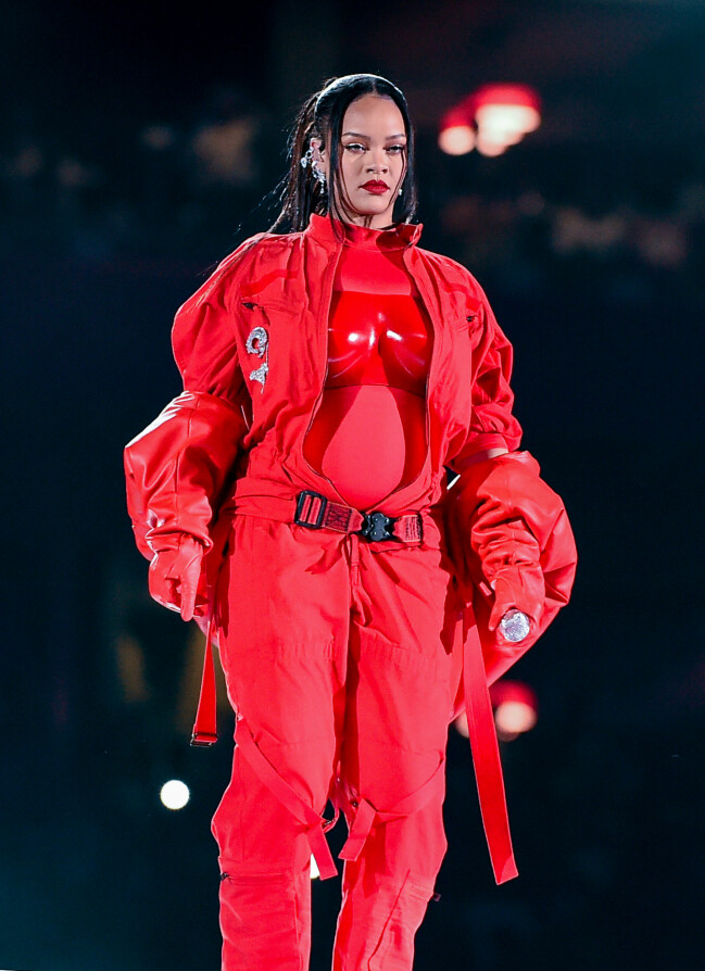 Rihanna med gravidmagen!