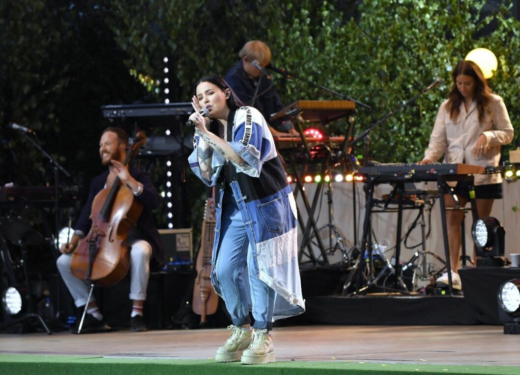 Miriam Bryant på Allsång på Skansen 2019. Miriam Bryant på Allsång på Skansen 2019.
