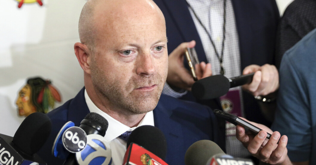 General managern Stan Bowman lämnar Chicago Blackhawks med omedelbar verkan efter att ha mörkat anklagelserna om Brad Aldrich sexuella övergrepp. Stan Bowman